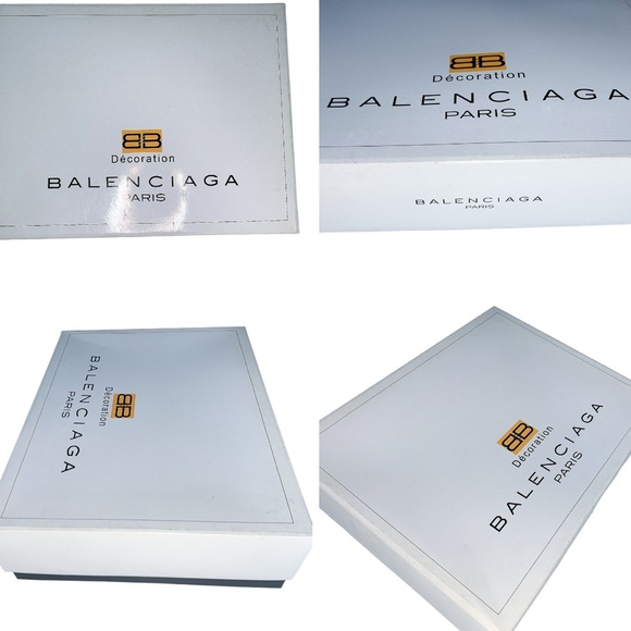 Balenciaga 100% Cotton Towel Bed Sheet in Pink - Picture 12 of 14